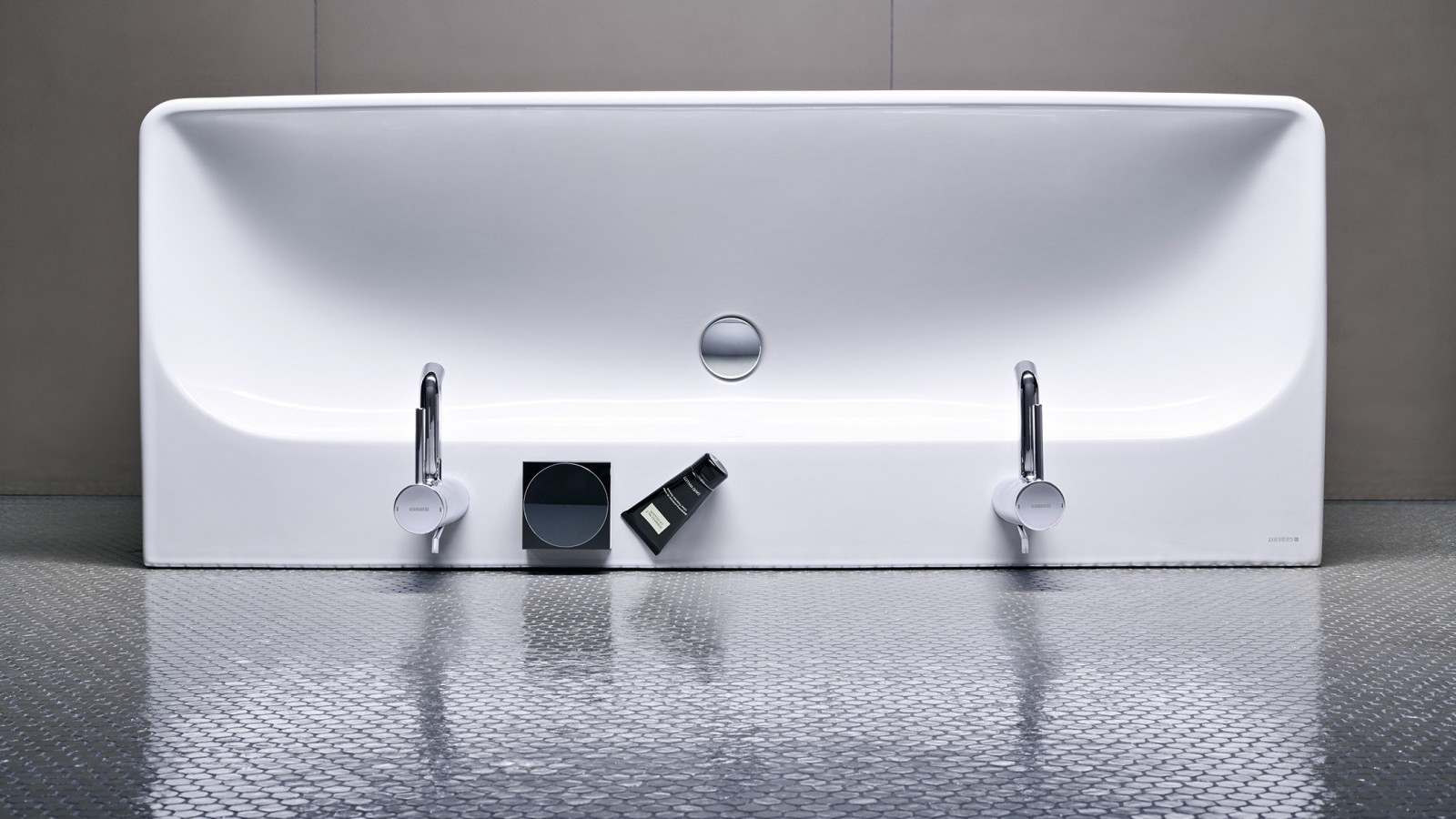 Geberit Smyle Doppelwaschtisch Geberit Smyle Doppelwaschtisch