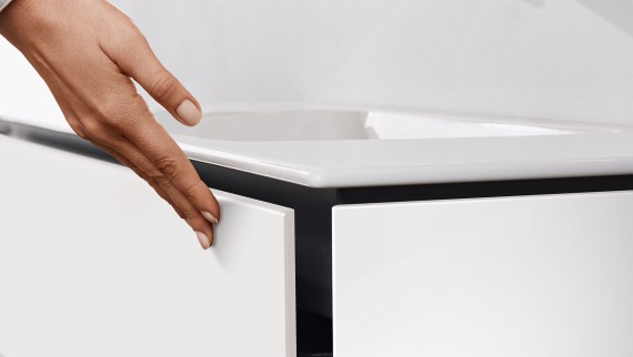 Geberit ONE Waschtischunterschrank mit Push-to-open Mechanismus Geberit ONE Waschtischunterschrank mit Push-to-open Mechanismus