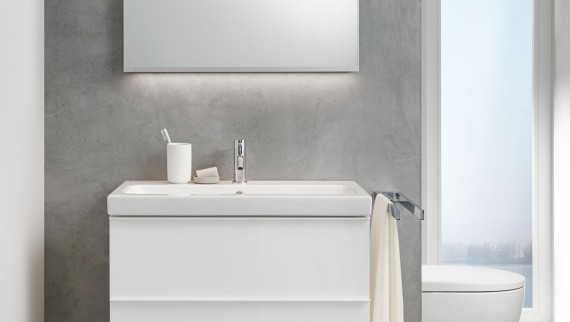 Geberit iCon Badezimmer mit Waschtisch und Spiegel Geberit iCon Badezimmer mit Waschtisch und Spiegel