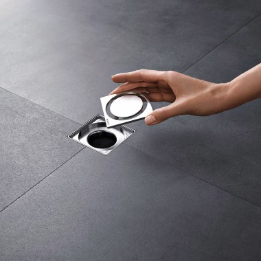 Geberit Duschbodenablauf mit integriertem Kammeinsatz Geberit Duschbodenablauf mit integriertem Kammeinsatz