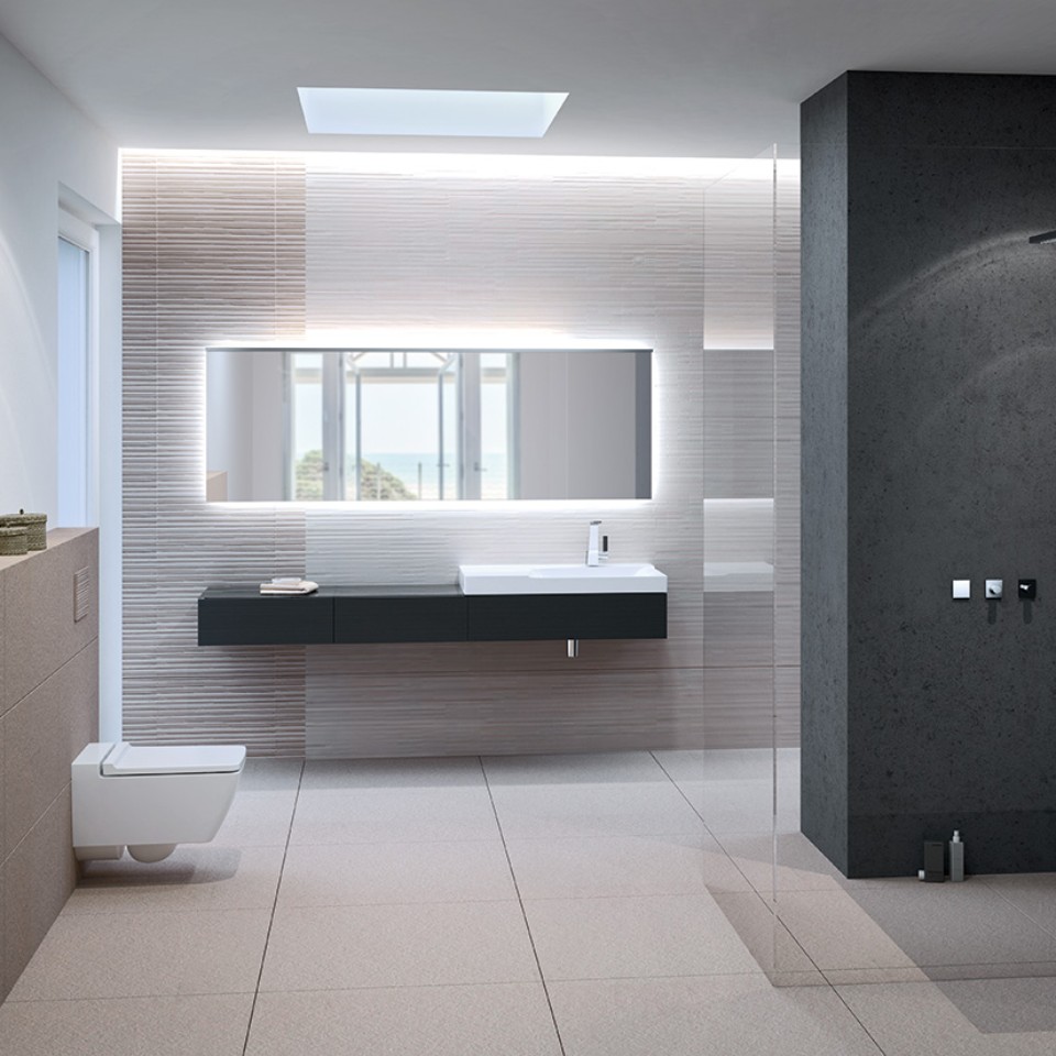 Badezimmer mit Geberit Xeno² WC spülrandlos, Betätigungsplatte Sigma70 und Waschtisch Badezimmer mit Geberit Xeno² WC spülrandlos, Betätigungsplatte Sigma70 und Waschtisch
