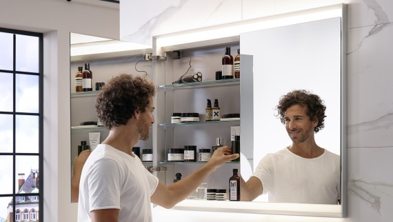 Geberit ONE Spiegelschrank mit ComfortLight Geberit ONE Spiegelschrank mit ComfortLight