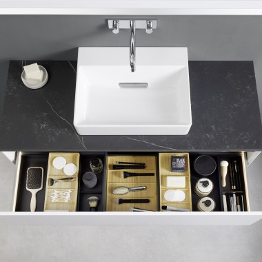 Geberit ONE offene Schublade mit Organisationssystem Geberit ONE offene Schublade mit Organisationssystem