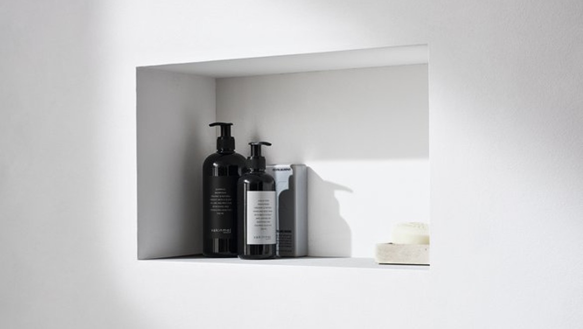 Geberit ONE Duschlösung mit Nischenablagebox. Geberit ONE Duschlösung mit Nischenablagebox.