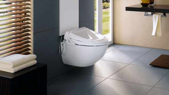 Geberit AquaClean 4000 mit Designplatte