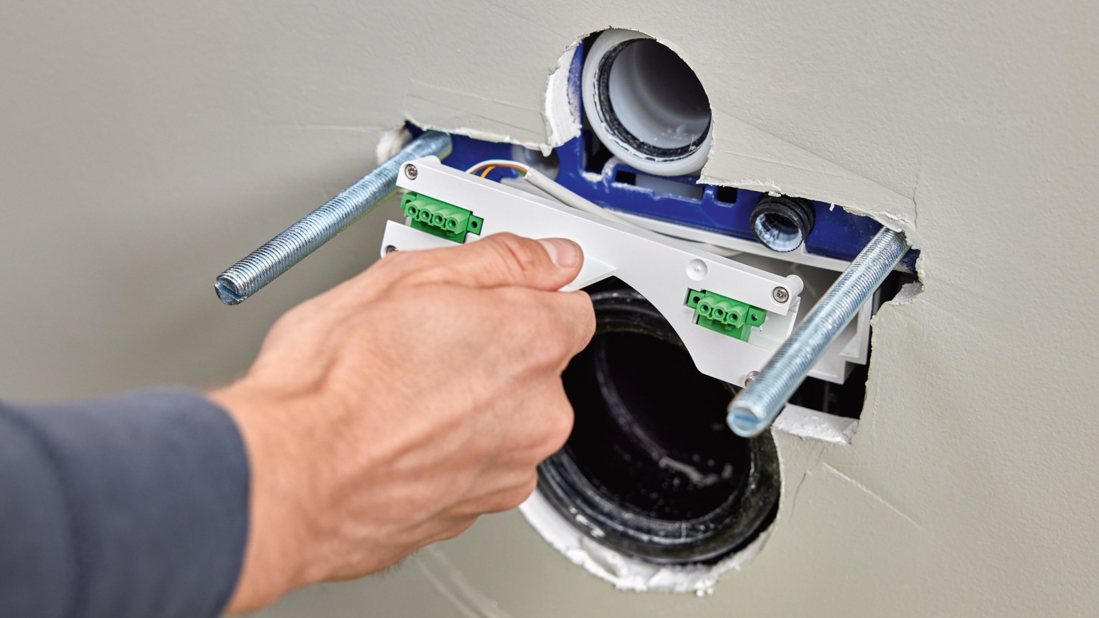 Montage des GEBUS Konverters für WC-Steuerungen