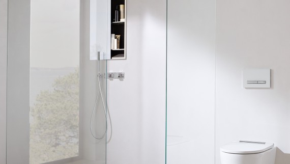 Geberit ONE Walk-in-Dusche mit Duschtrennwand aus Glas Geberit ONE Walk-in-Dusche mit Duschtrennwand aus Glas