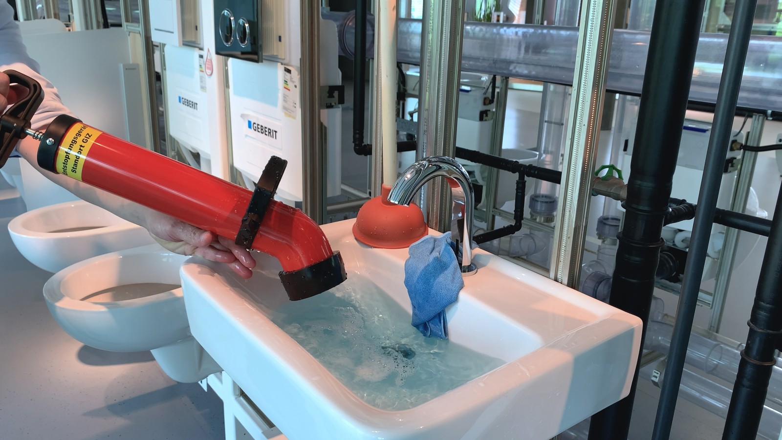 Ein Druckrohrreiniger im Einsatz