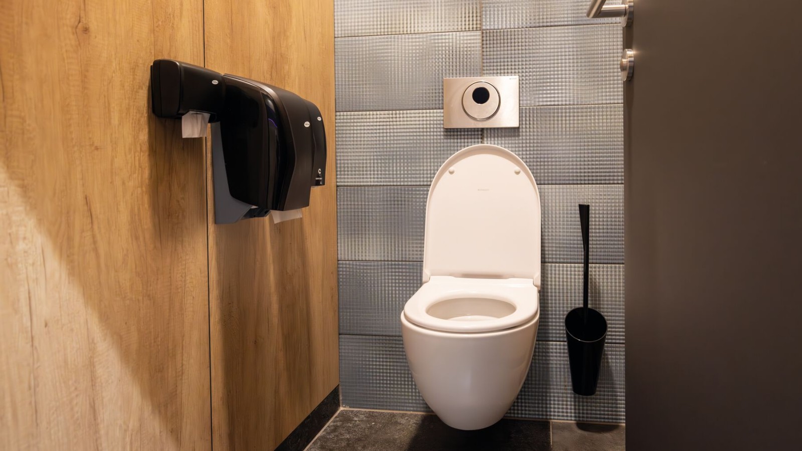 Geberit Acanto WC mit Geberit Sigma 10 Betätigungsplatte