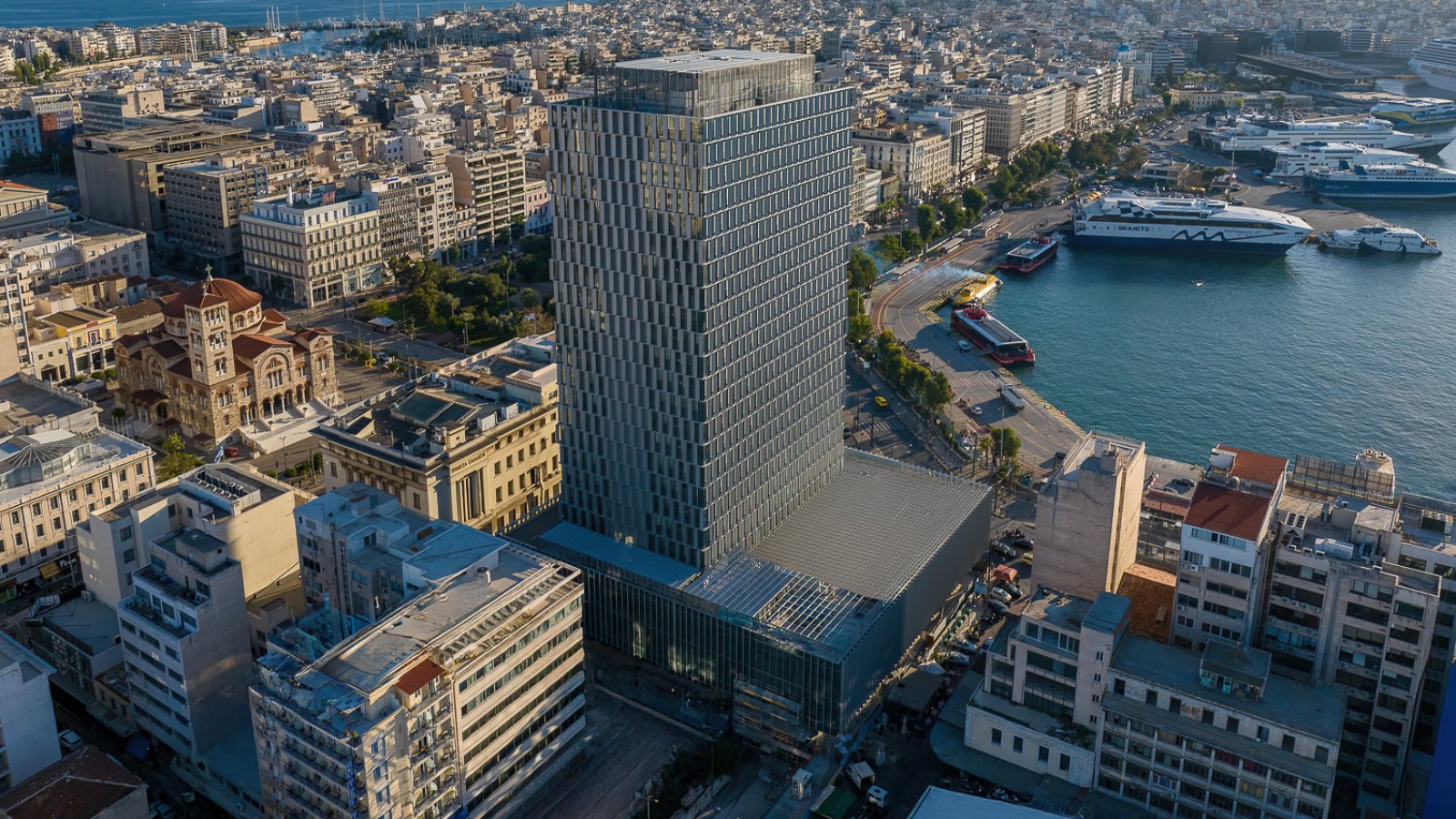 Ein neues Gesicht für den alten Riesen (© George Fakaros)