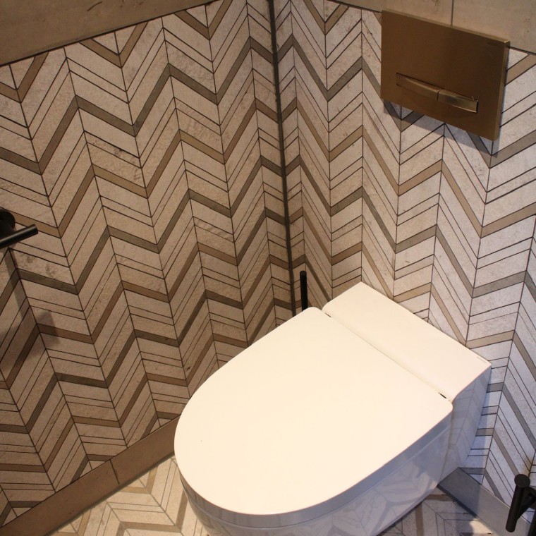 Die Betätigungsplatte Sigma50 sorgt für zeitlose Eleganz (© Geberit) Die Betätigungsplatte Sigma50 sorgt für zeitlose Eleganz (© Geberit)