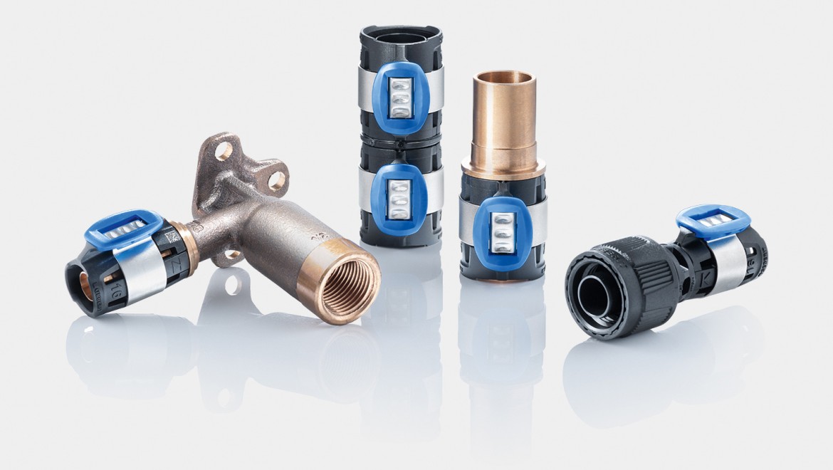 Umfangreiches Geberit FlowFit Sortiment an Fittings aus PPSU, bleifreiem Rotguss und bleifreier Siliziumbronze