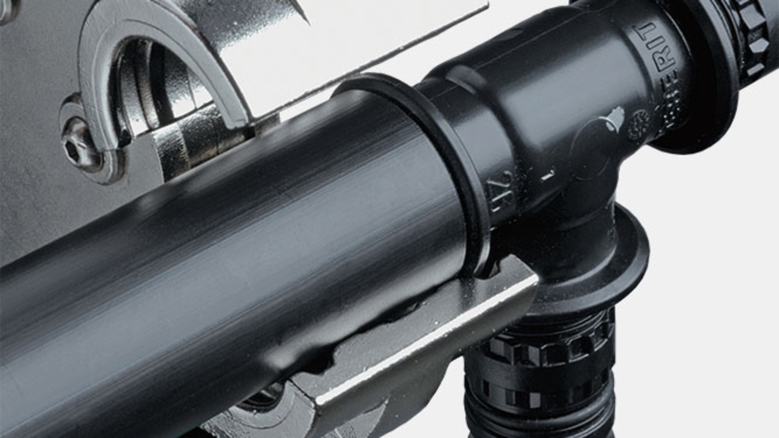 Die Pressbackenführung macht falsches Ansetzen bei Geberit Mepla nahezu unmöglich