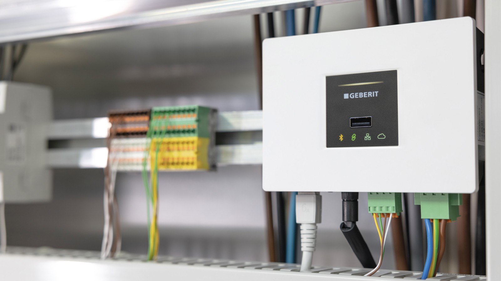 Installation des Geberit Gateways direkt im Schaltschrank