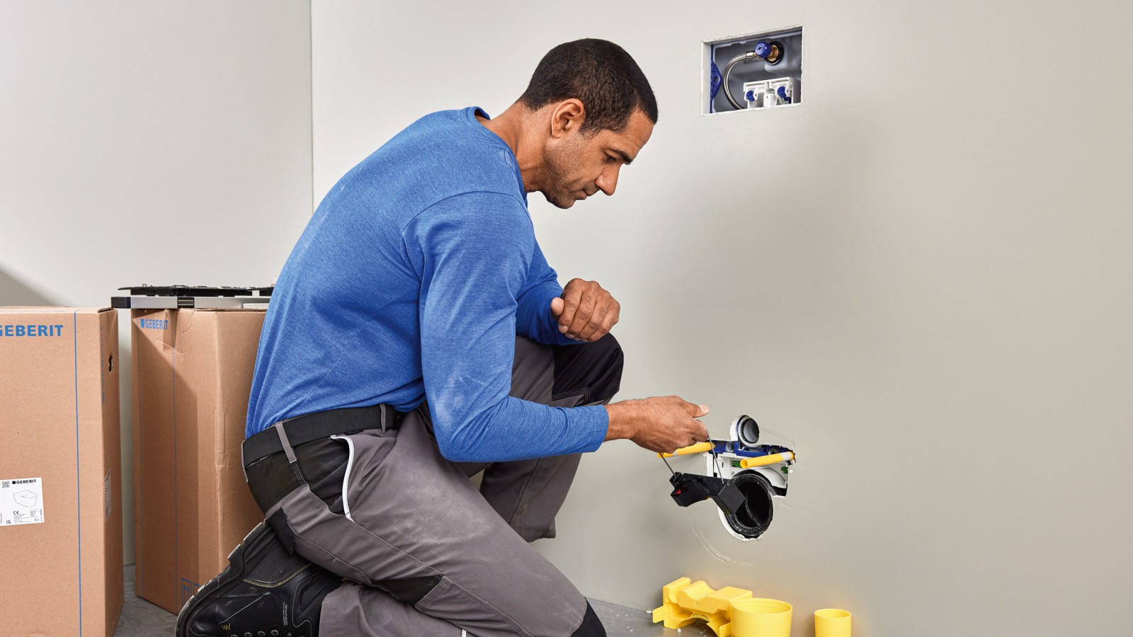 Installation des Geberit Bus Konverters für WC-Steuerungen