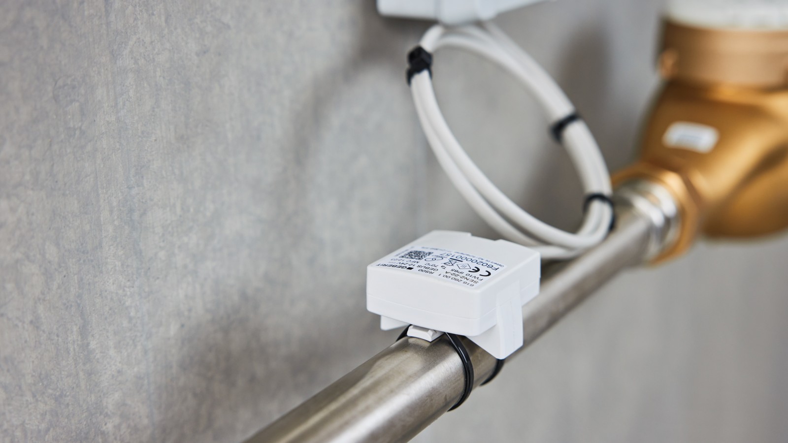 Überwachung von Temperatur- und Volumenströmen mit dem Geberit Sensor für GEBUS