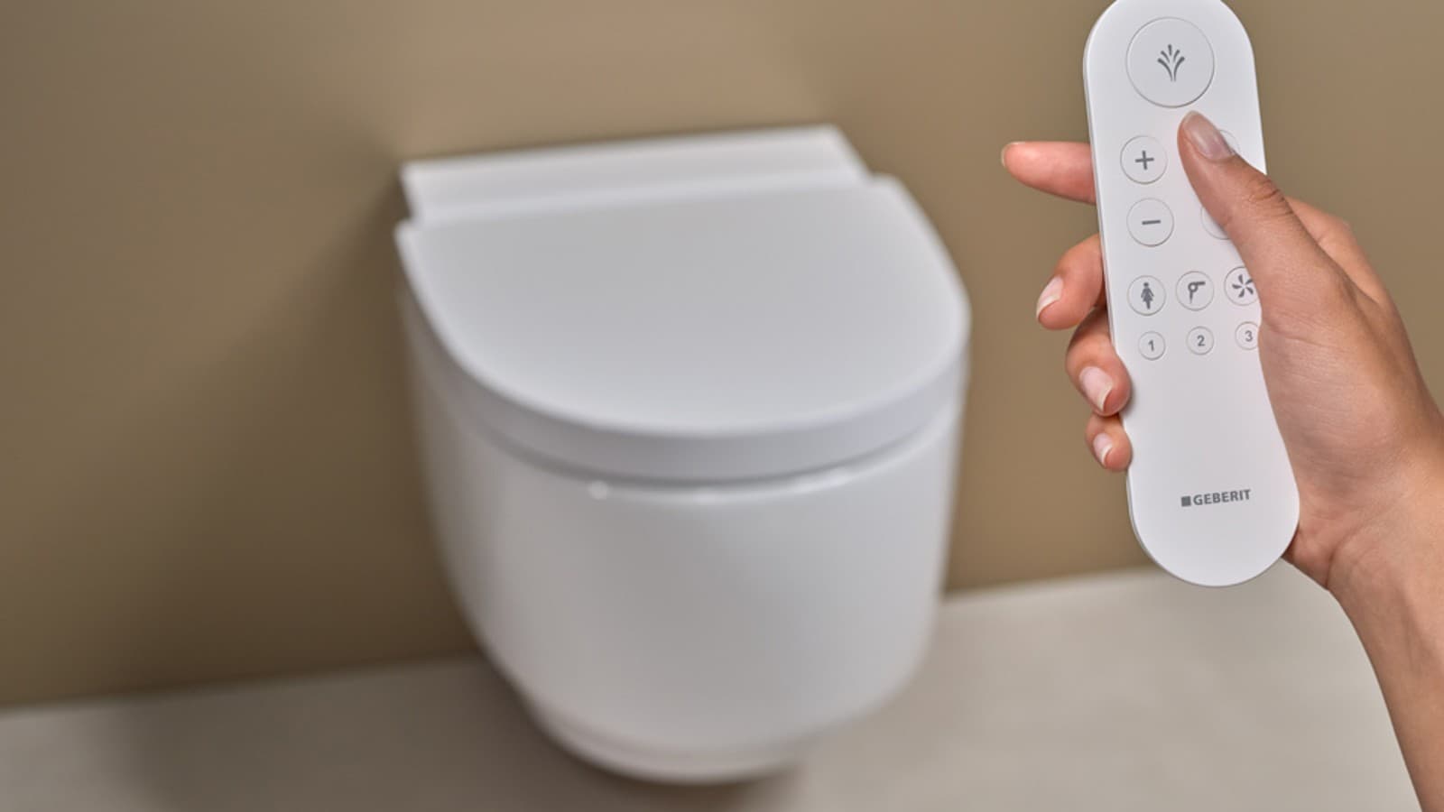 Geberit AquaClean Mera mit Fernbedienung Geberit AquaClean Mera mit Fernbedienung