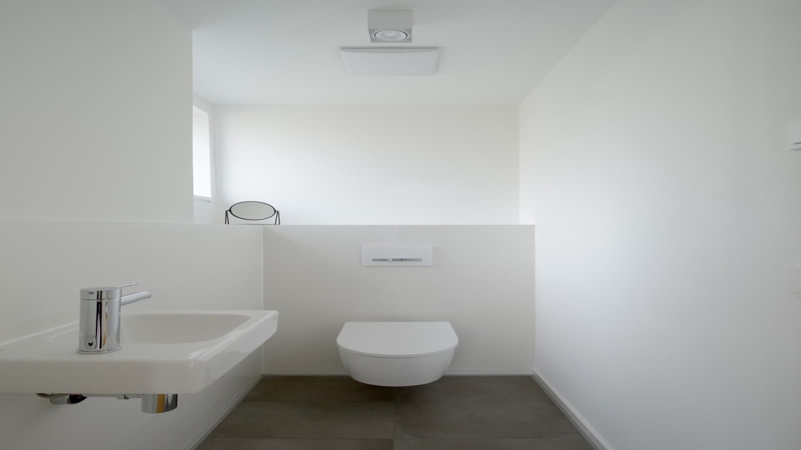 Gäste-WC im Mietshaus der Familie Müller-Wiefel Gäste-WC im Mietshaus der Familie Müller-Wiefel