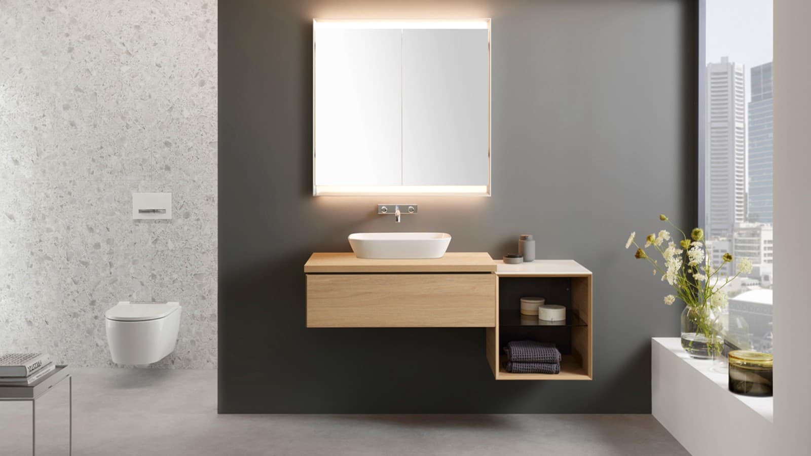 Geberit ONE Lichtspiegelschrank mit innovativem Geberit ComfortLight Geberit ONE Lichtspiegelschrank mit innovativem Geberit ComfortLight