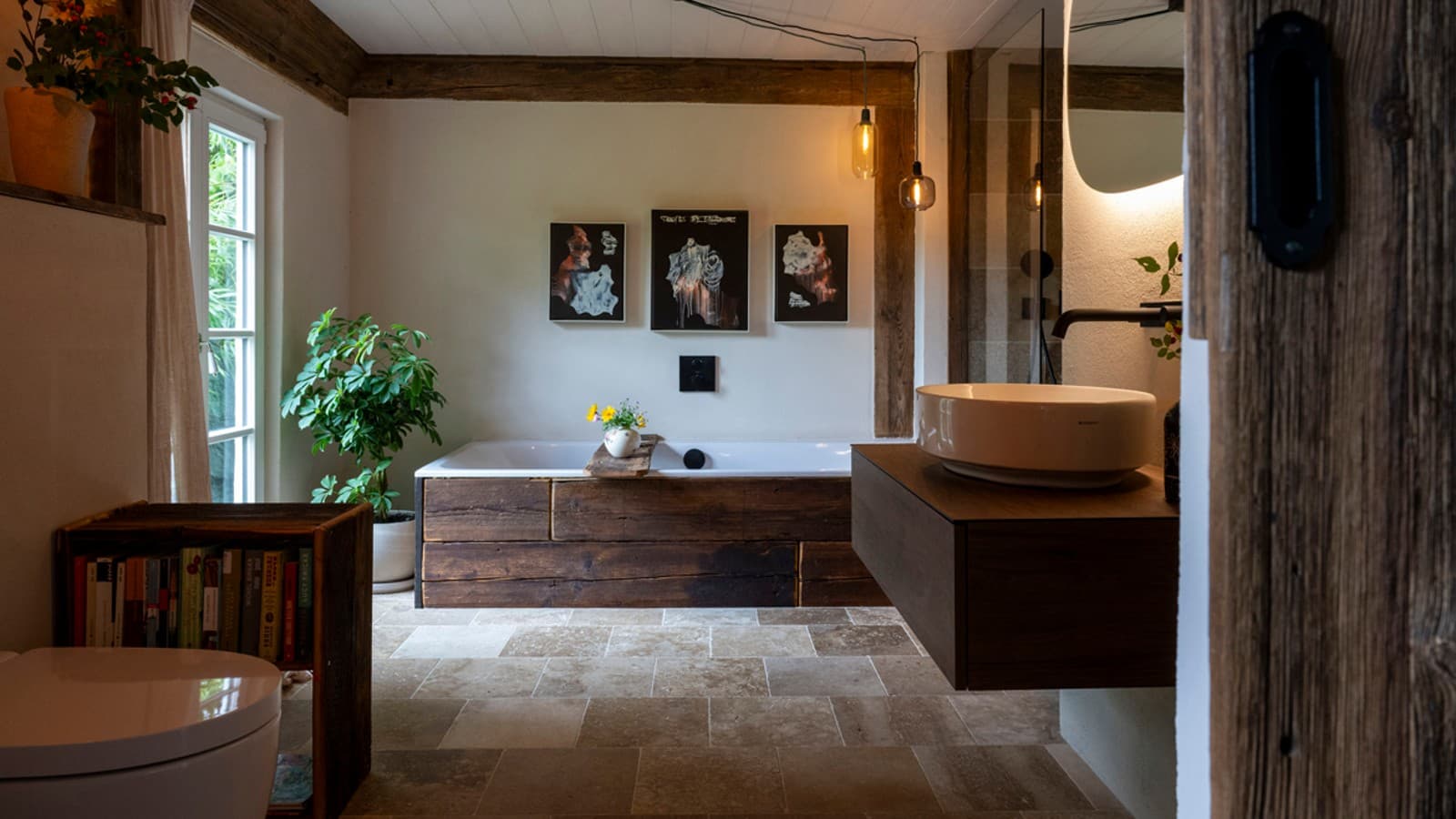 Das individuelle Künstlerbad ausgestattet mit Geberit Produkten. Das individuelle Künstlerbad ausgestattet mit Geberit Produkten.