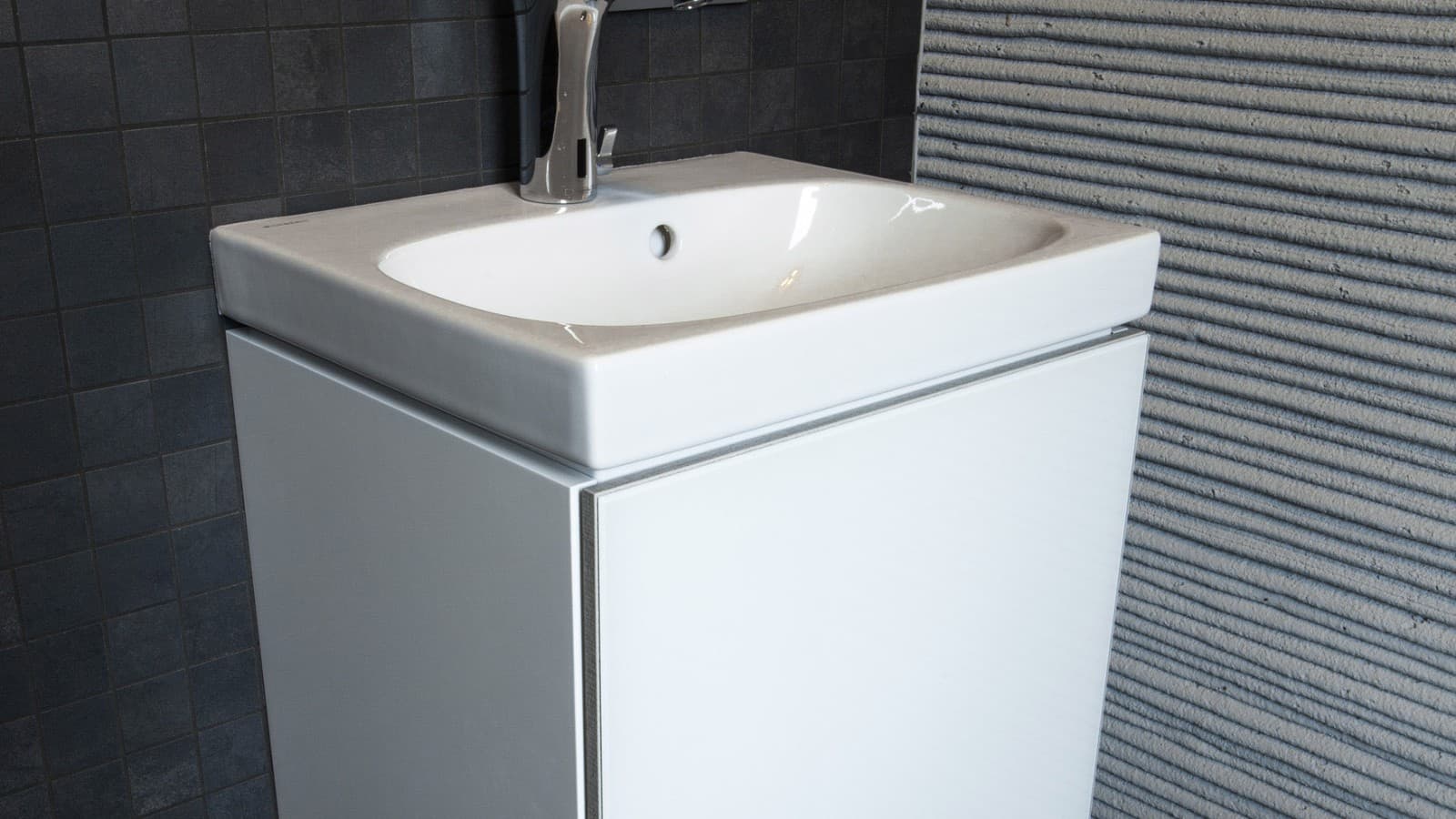 Geberit Acanto Waschtisch und Unterschrank Geberit Acanto Waschtisch und Unterschrank