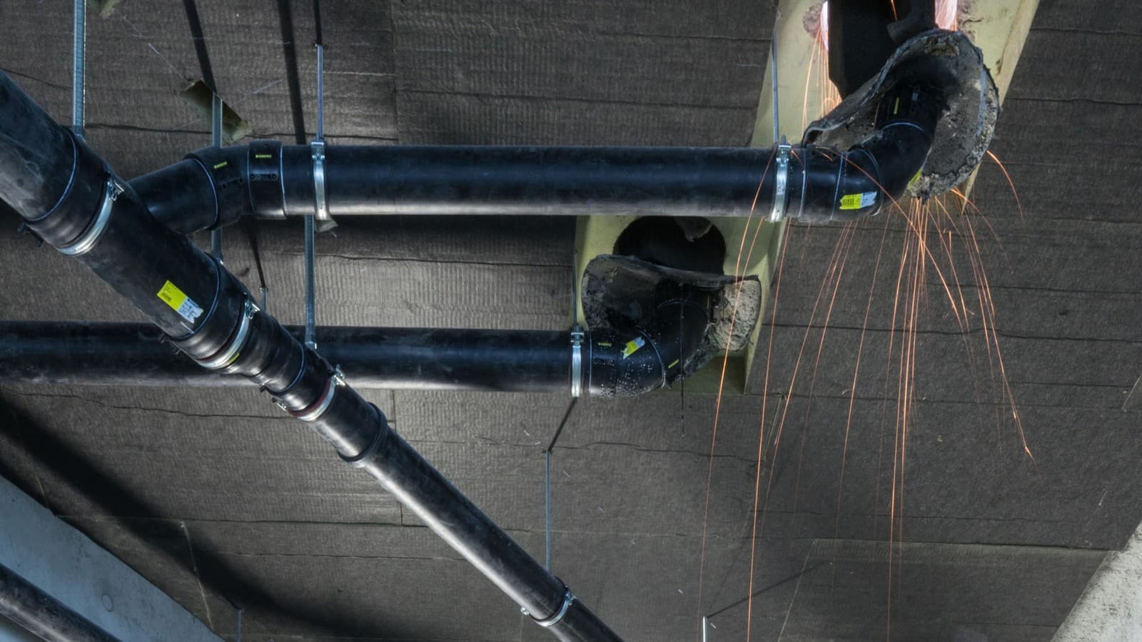 Dachentwässerung des Axel-Springer-Neubaus mit Geberit Pluvia in Berlin Dachentwässerung des Axel-Springer-Neubaus mit Geberit Pluvia in Berlin