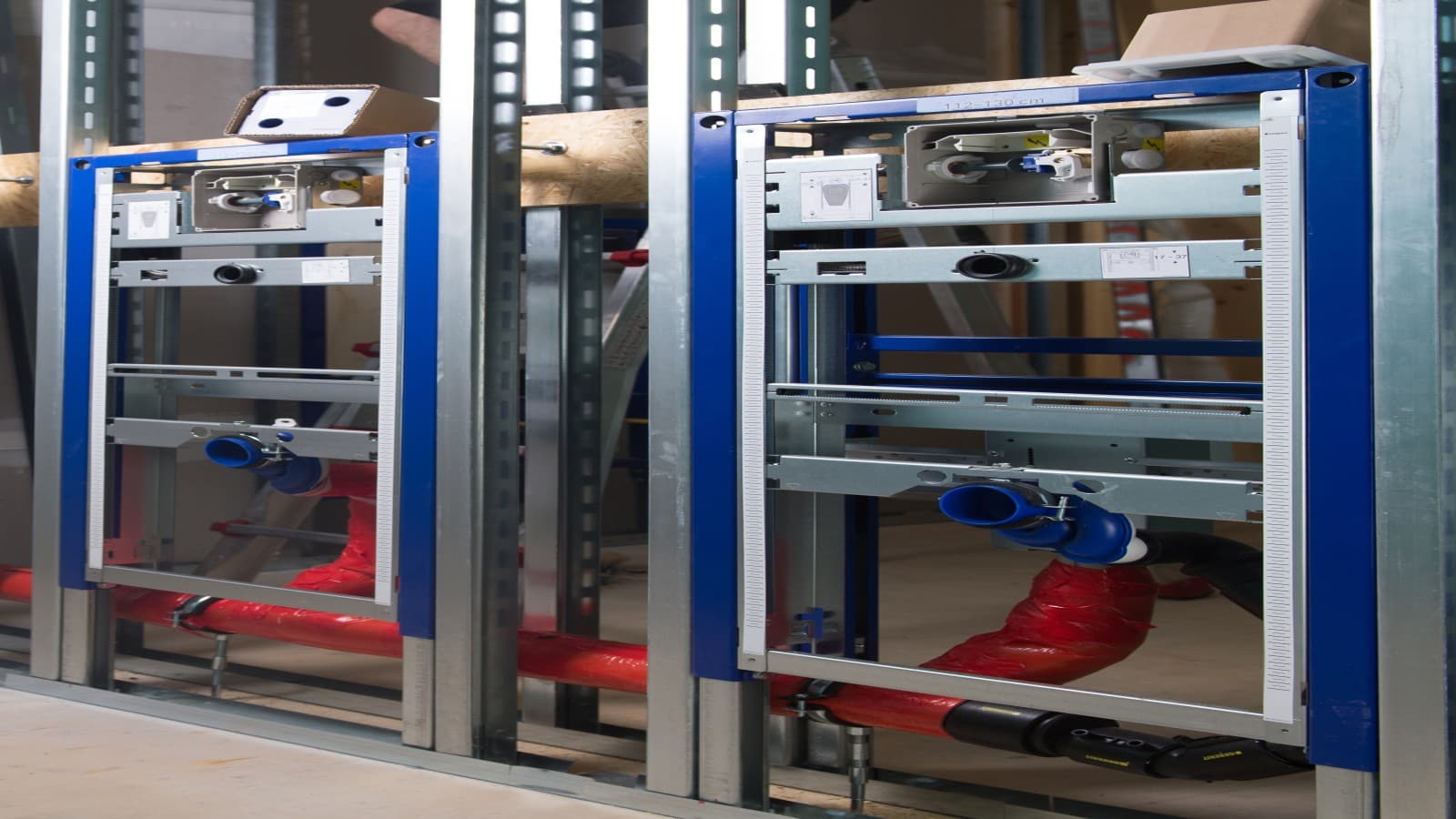 Geberit Duofix Elemente für die Reihenanlage der Urinale Geberit Duofix Elemente für die Reihenanlage der Urinale