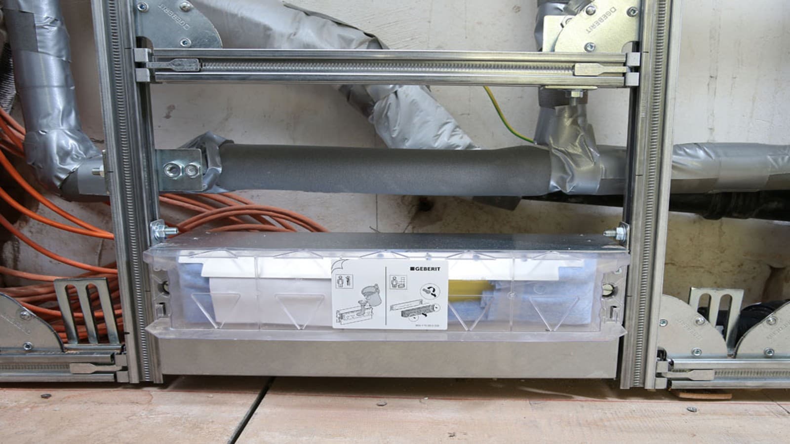 Geberit Duschelement für den Wandablauf im Geberit GIS Installationssystem Geberit Duschelement für den Wandablauf im Geberit GIS Installationssystem