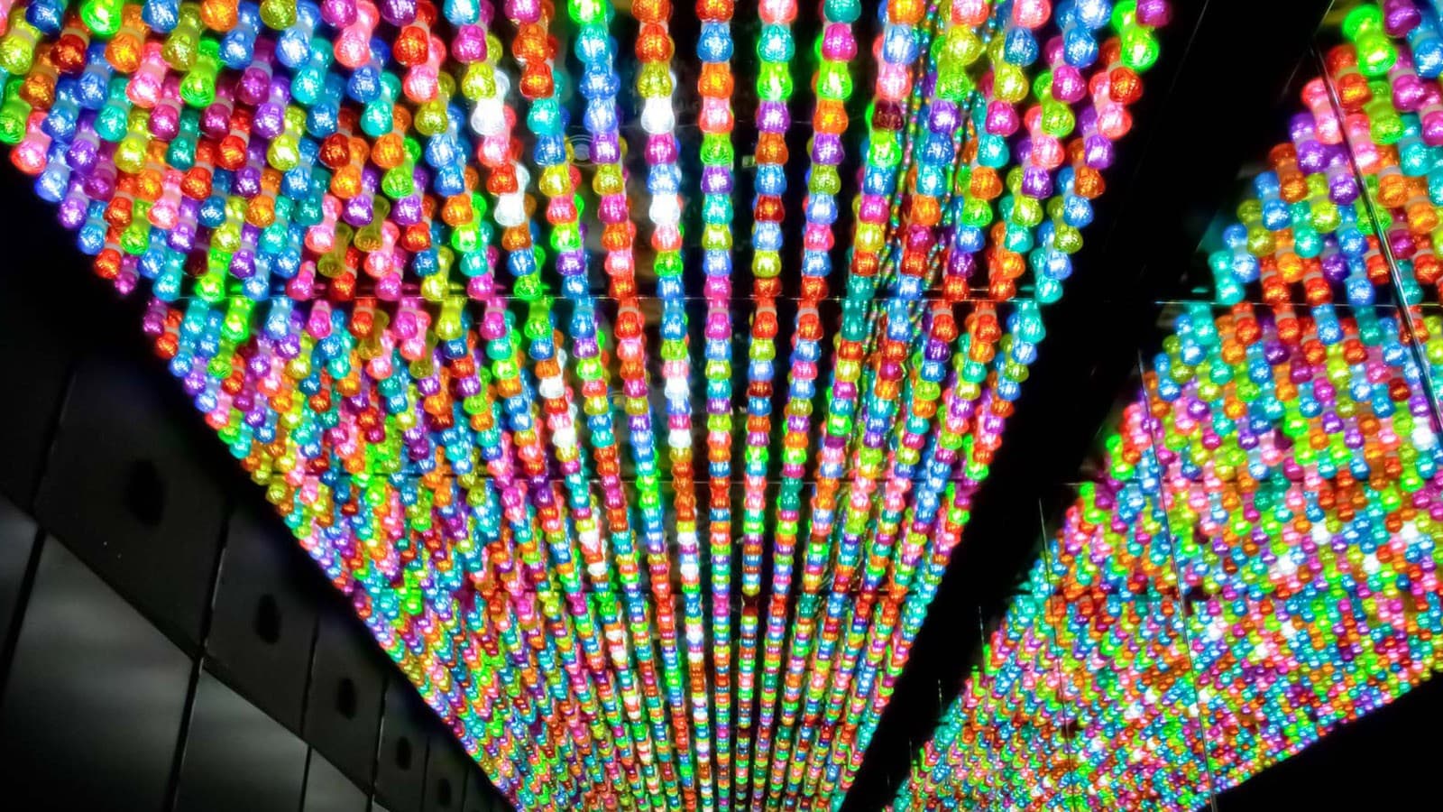 Toca Rouge – die meistfotografierte Toilette Berlins Toca Rouge – die meistfotografierte Toilette Berlins