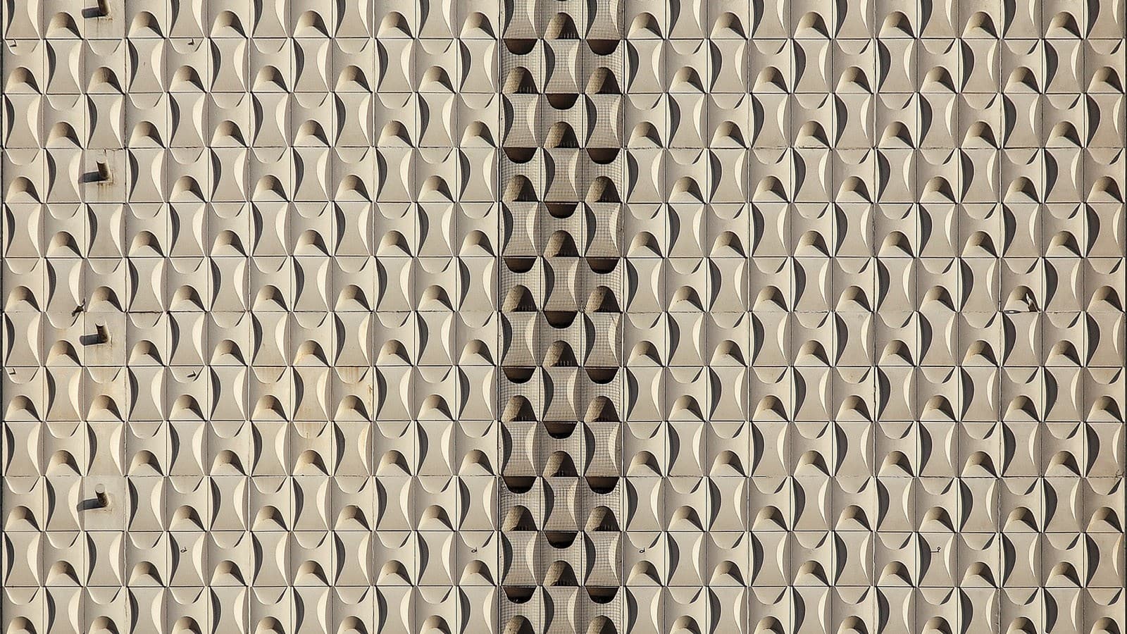 Die Formsteinfassade am Hotel Pullmann Dresden Newa Die Formsteinfassade am Hotel Pullmann Dresden Newa