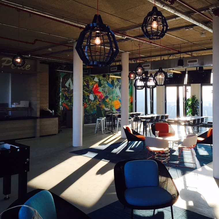 Williams-Werk: Die Hamburger Facebook-Zentrale setzt auf Lebendigkeit, Austausch und Zusammenarbeit. Williams-Werk: Die Hamburger Facebook-Zentrale setzt auf Lebendigkeit, Austausch und Zusammenarbeit.