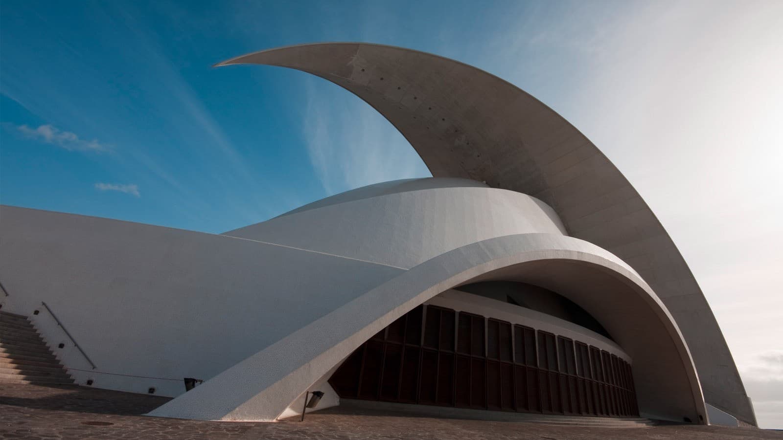 Dynamik auf den Punkt gebracht: das Auditorium von Teneriffa Dynamik auf den Punkt gebracht: das Auditorium von Teneriffa