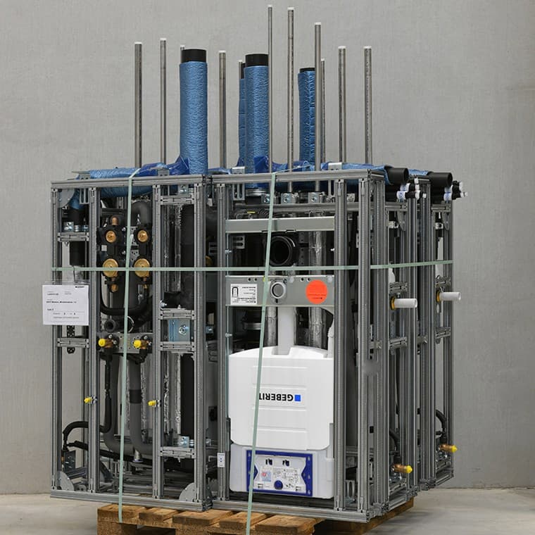 Versandfertig auf die Palette gepackt werden die industriell vorgefertigten GIS Tragsysteme just-in-time auf die Baustelle geliefert. Versandfertig auf die Palette gepackt werden die industriell vorgefertigten GIS Tragsysteme just-in-time auf die Baustelle geliefert.