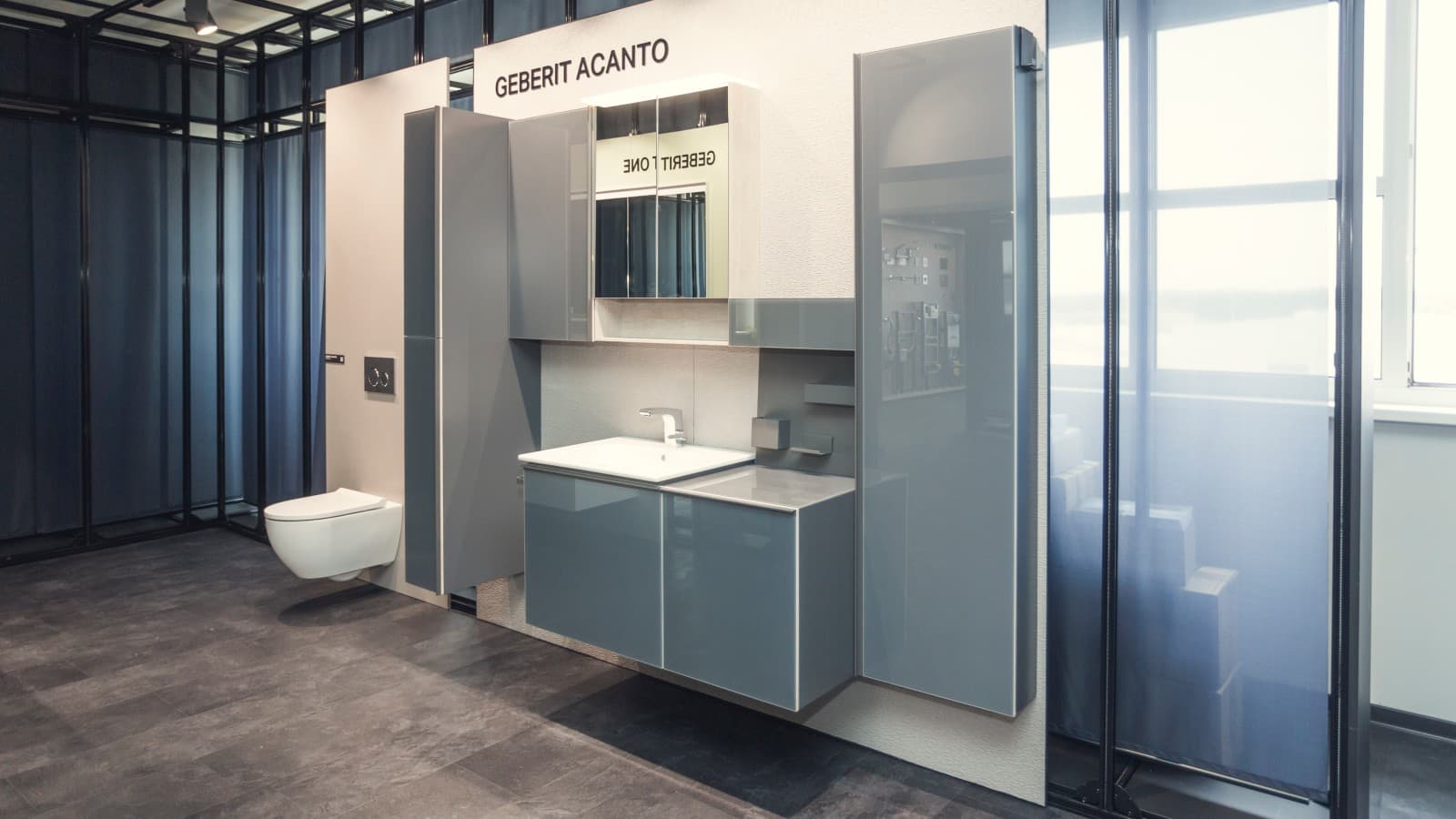 Badserie Geberit Acanto in der Ausstellung des Keramikwerks in Haldensleben. Badserie Geberit Acanto in der Ausstellung des Keramikwerks in Haldensleben.