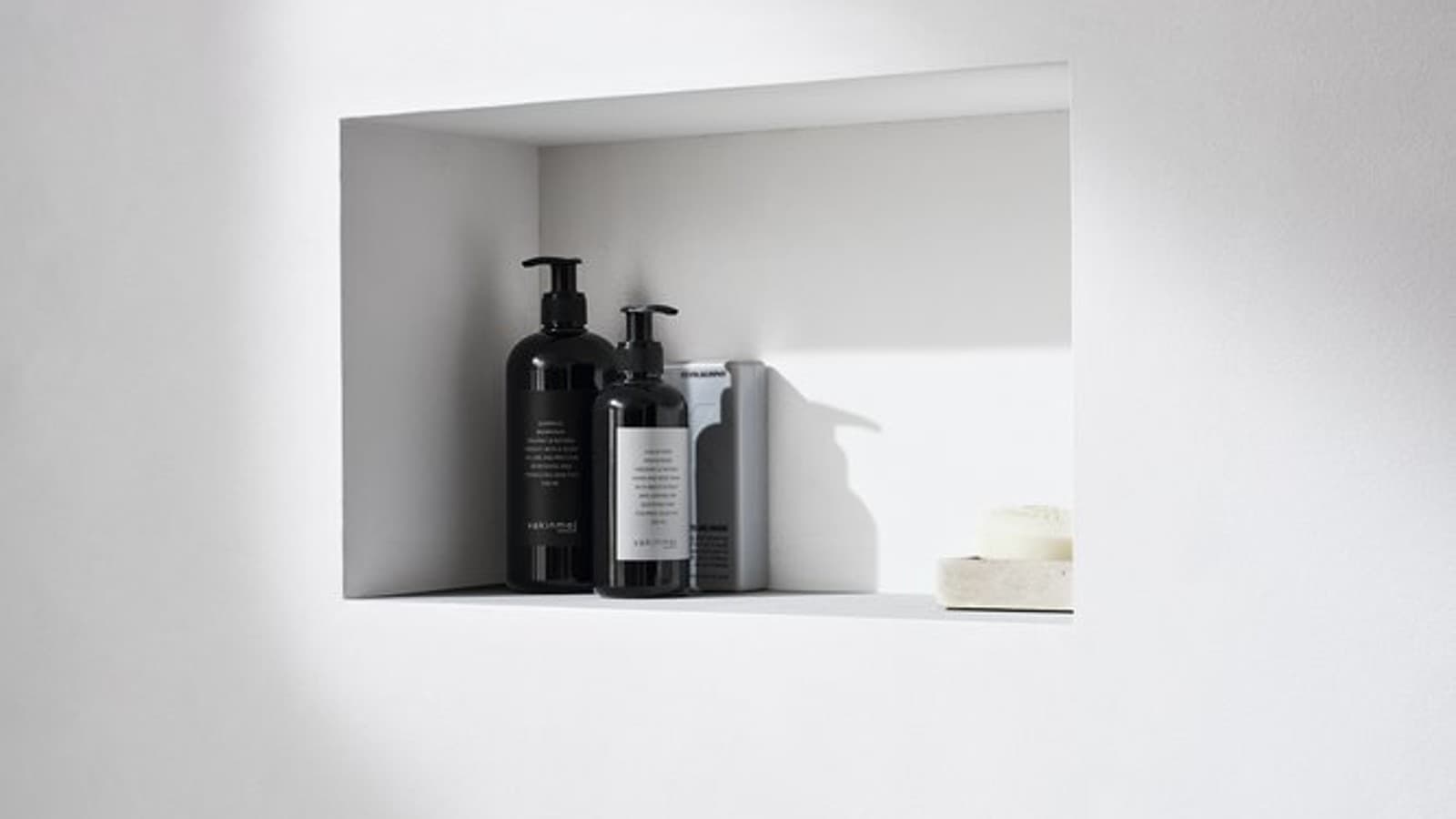 Wandnische in der Dusche zur Verstauung von Duschutensilien. Wandnische in der Dusche zur Verstauung von Duschutensilien.