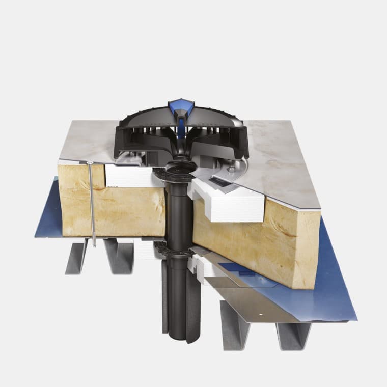 Verlegung von Geberit Pluvia auf einem Leichtbaudach, gedämmt mit Dachabdichtungsfolie und Dampfsperrenanschluss Verlegung von Geberit Pluvia auf einem Leichtbaudach, gedämmt mit Dachabdichtungsfolie und Dampfsperrenanschluss