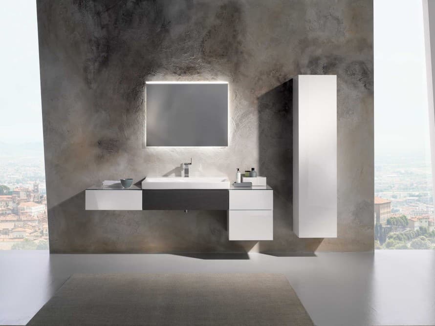Dunkles Badezimmer mit der Badserie Geberit Xeno2 Dunkles Badezimmer mit der Badserie Geberit Xeno2