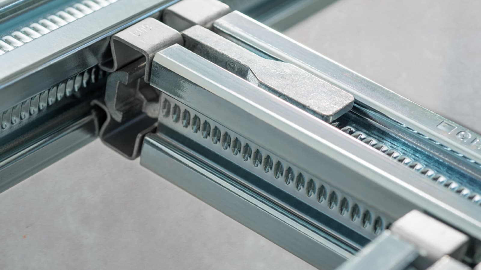 Geberit GIS Profil und Verbindungselement Geberit GIS Profil und Verbindungselement