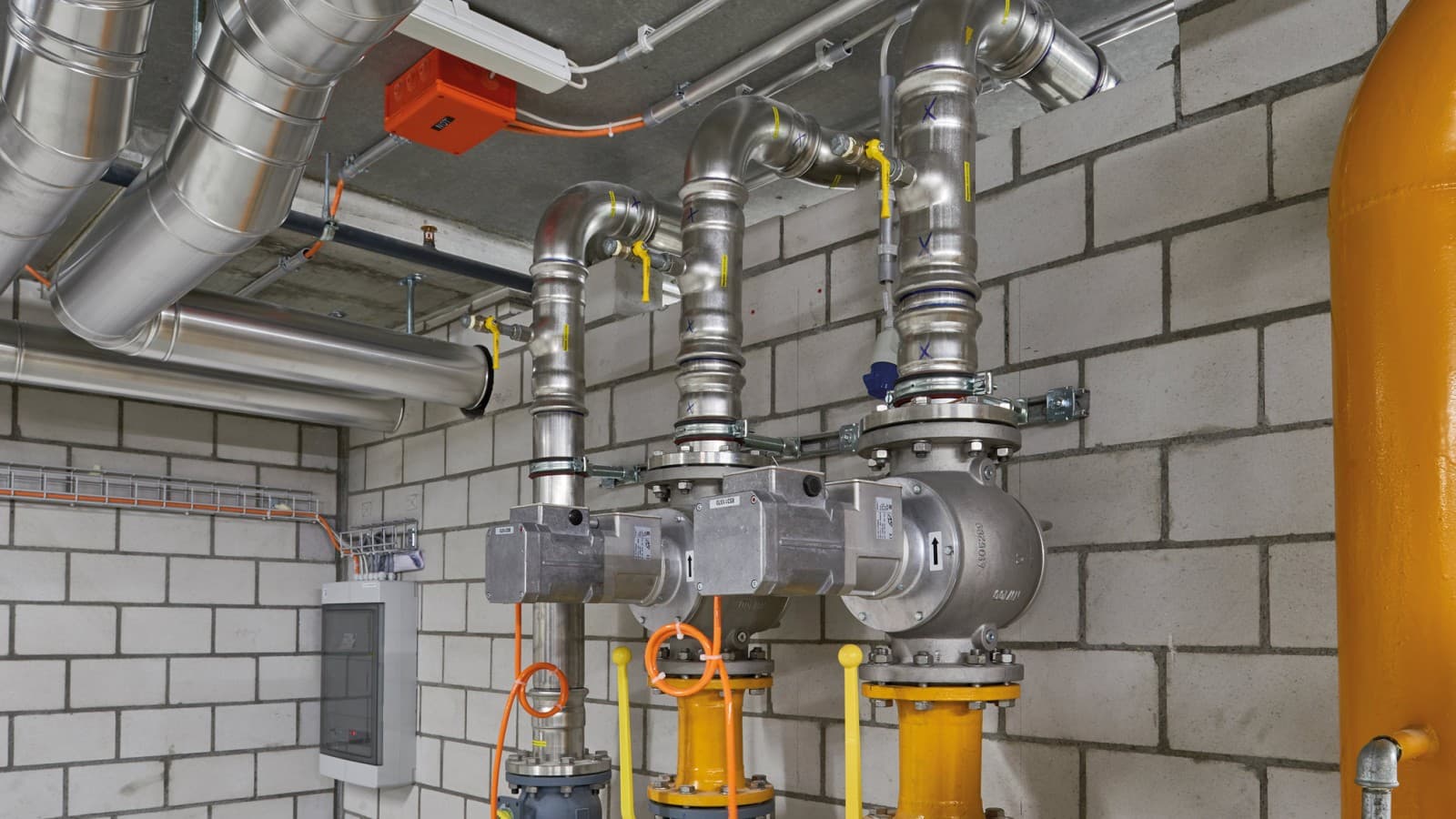 Hauptverteiler für Erdgas zum Transport und zur Versorgung der Anlagen mit Brenngas Hauptverteiler für Erdgas zum Transport und zur Versorgung der Anlagen mit Brenngas