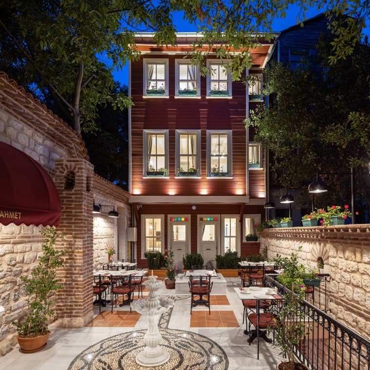 Das Haus ist in traditioneller Holzbauweise errichtet. Sowohl aussen als auch innen wurden lokale, traditionelle Materialien verwendet (© Hotel Turkish House) Das Haus ist in traditioneller Holzbauweise errichtet. Sowohl aussen als auch innen wurden lokale, traditionelle Materialien verwendet (© Hotel Turkish House)