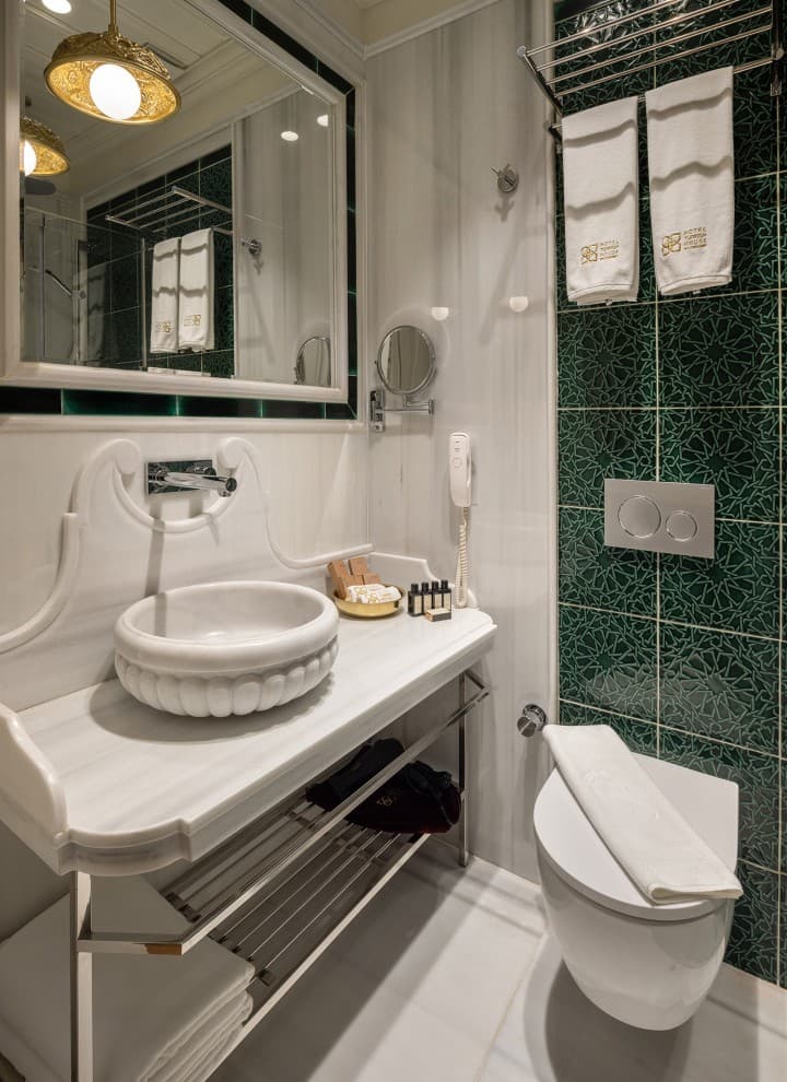 Für modernen Komfort in den Gästebädern des Hotel Turkish House sorgt Geberit. (© Hotel Turkish House) Für modernen Komfort in den Gästebädern des Hotel Turkish House sorgt Geberit. (© Hotel Turkish House)