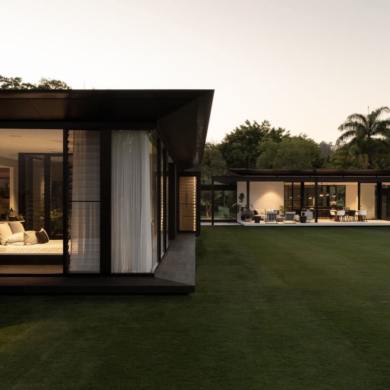 Für Sarah Waller geht es bei Architektur nicht nur darum, Räume zu schaffen – es geht darum, das Leben zu gestalten, das in ihnen gelebt wird. (© Alyne Media) Für Sarah Waller geht es bei Architektur nicht nur darum, Räume zu schaffen – es geht darum, das Leben zu gestalten, das in ihnen gelebt wird. (© Alyne Media)