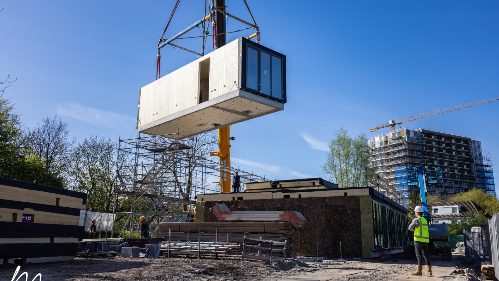 Modulares Bauen heisst auch, schneller und effizienter realisieren zu können (© Moos) Modulares Bauen heisst auch, schneller und effizienter realisieren zu können (© Moos)