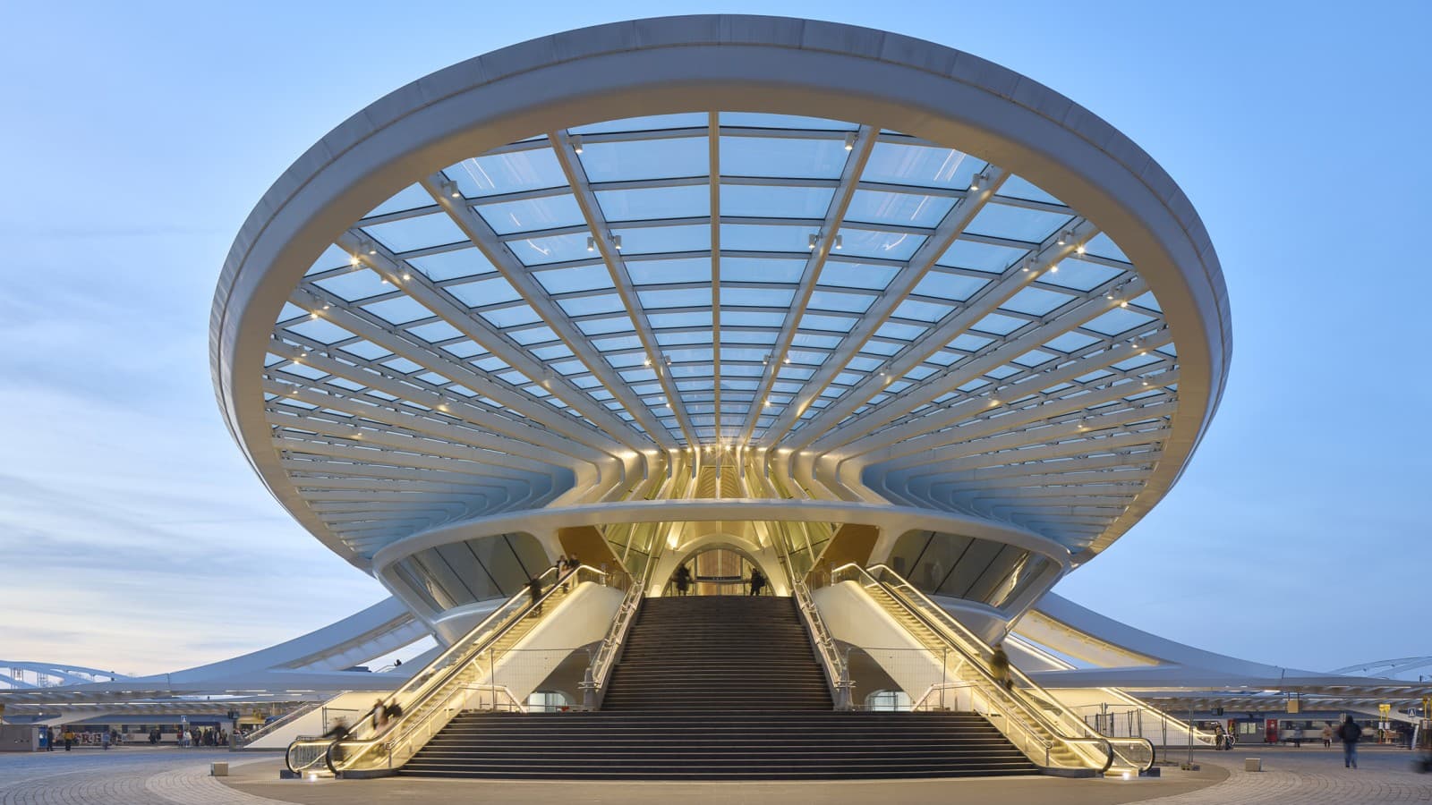Der Gare de Mons ist zum Wahrzeichen der belgischen Stadt Mons geworden (© Oliver Schuh, Palladium Photodesign) Der Gare de Mons ist zum Wahrzeichen der belgischen Stadt Mons geworden (© Oliver Schuh, Palladium Photodesign)