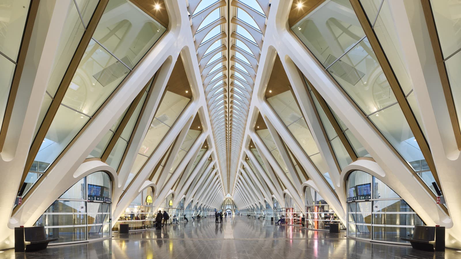 Die Stahlkonstruktion trägt die Handschrift des spanisch-schweizerischen Architekten Santiago Calatrava (© Oliver Schuh, Palladium Photodesign) Die Stahlkonstruktion trägt die Handschrift des spanisch-schweizerischen Architekten Santiago Calatrava (© Oliver Schuh, Palladium Photodesign)
