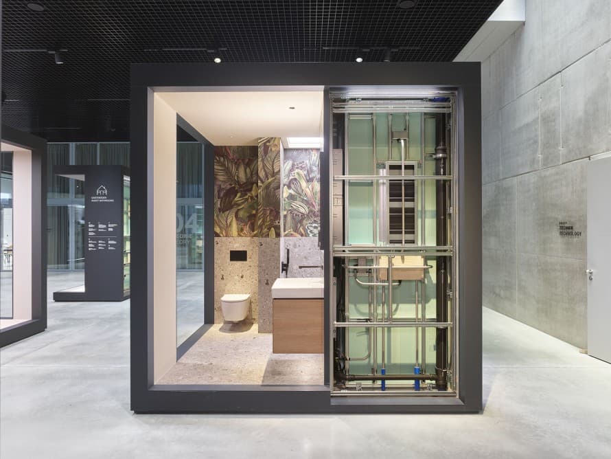 Auch in der Ausstellung dominiert das Quadrat als Form (© Roland Halbe) Auch in der Ausstellung dominiert das Quadrat als Form (© Roland Halbe)